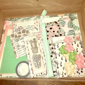 ✨THE PLANNERS SOCIETY MAY SUBSCRIPTION BOX✨